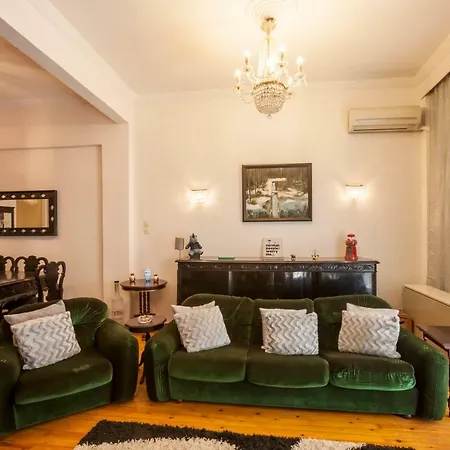 Amazing Super 120sq/m 2 Bedrooms Appartement *